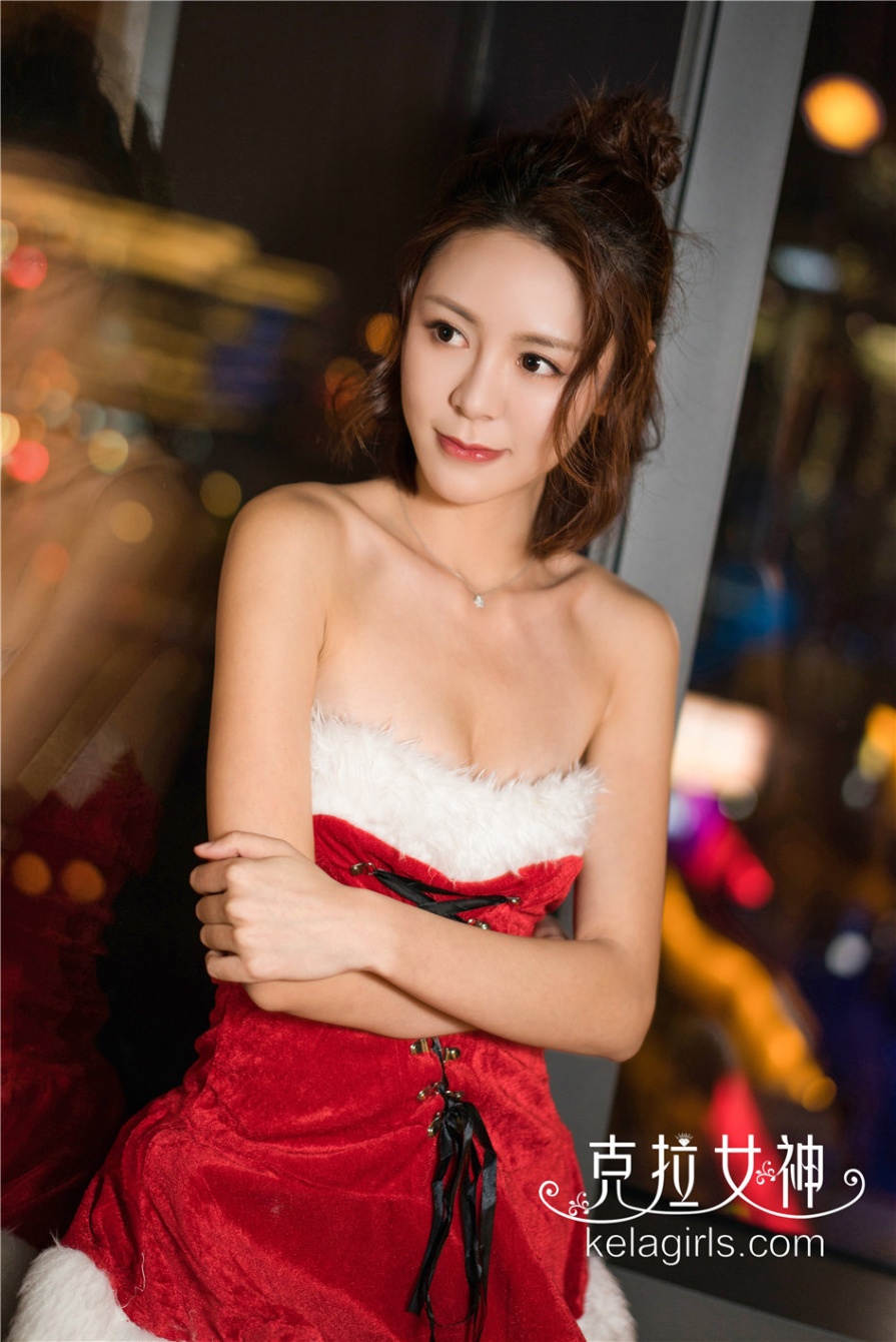 清纯美女昕予低胸装迷人乳沟写真照片(第14页)