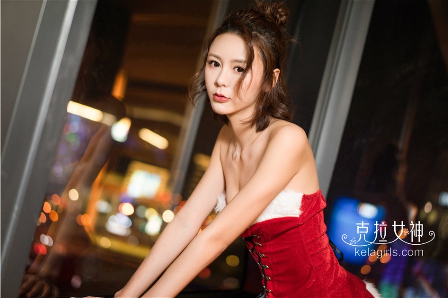 清纯美女昕予低胸装迷人乳沟写真照片(第15页)