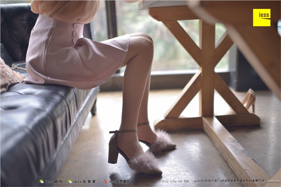 清纯美女九妹咖啡厅丝袜美腿写真照片(第5页)