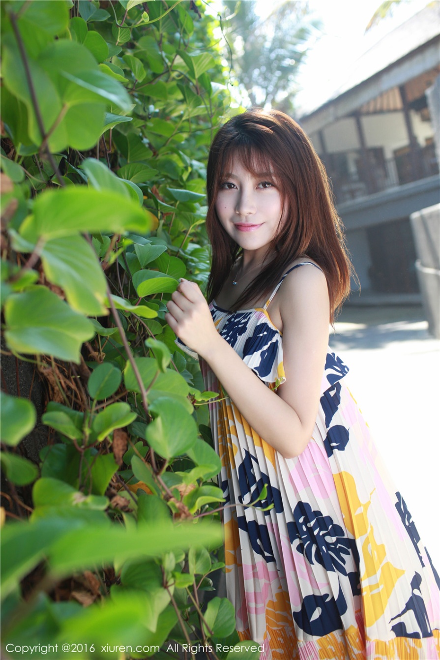 清纯美女许诺Sabrina户外连衣吊带裙写真照片(第12页)