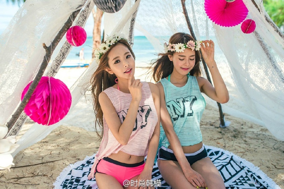 沙滩海边清纯美女姐妹花图片(第5页)