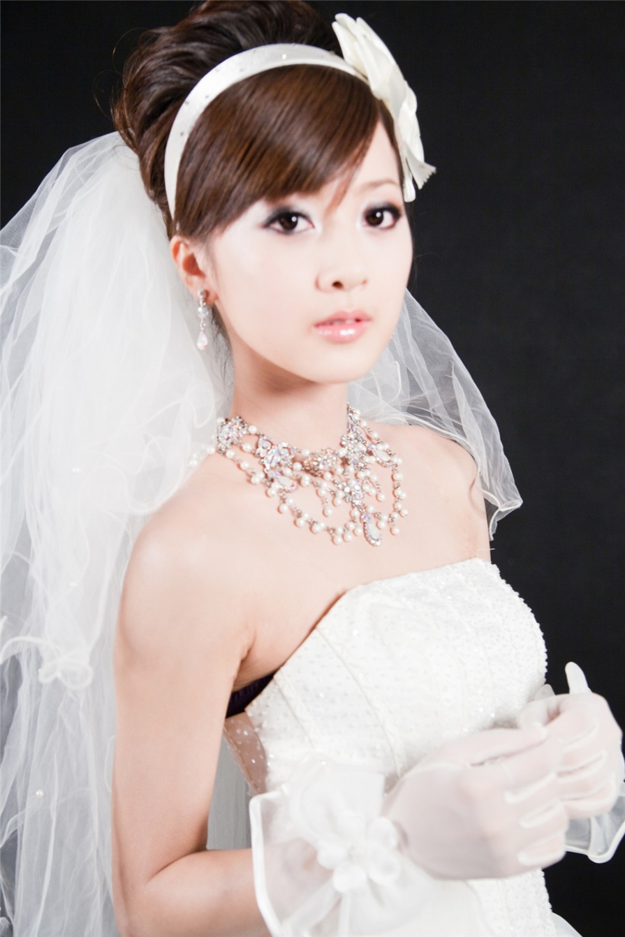 台湾清纯美女果子婚纱艺术摄影图片(第3页)
