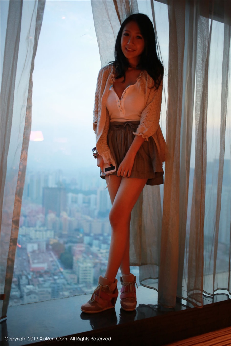惊艳美女AYU白色西服真空美乳诱惑写真(第28页)
