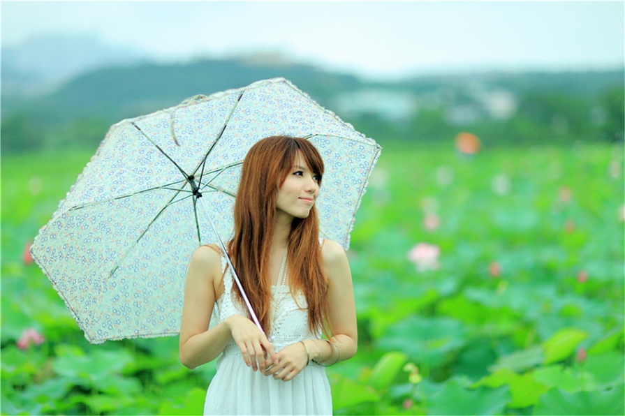 台湾清纯美女小静荷花池唯美写真照片(第3页)