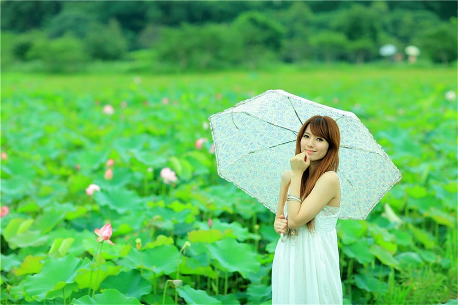 台湾清纯美女小静荷花池唯美写真照片(第9页)