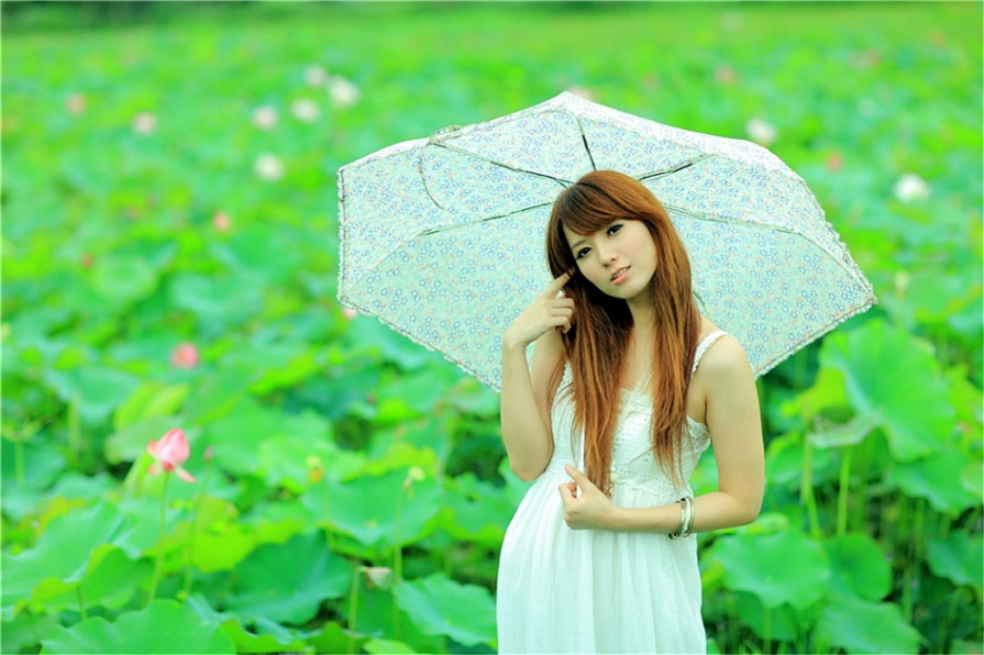 台湾清纯美女小静荷花池唯美写真照片(第10页)