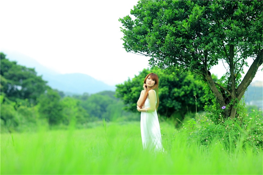 台湾清纯美女小静荷花池唯美写真照片(第15页)