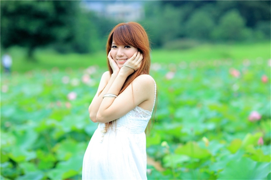 台湾清纯美女小静荷花池唯美写真照片(第45页)