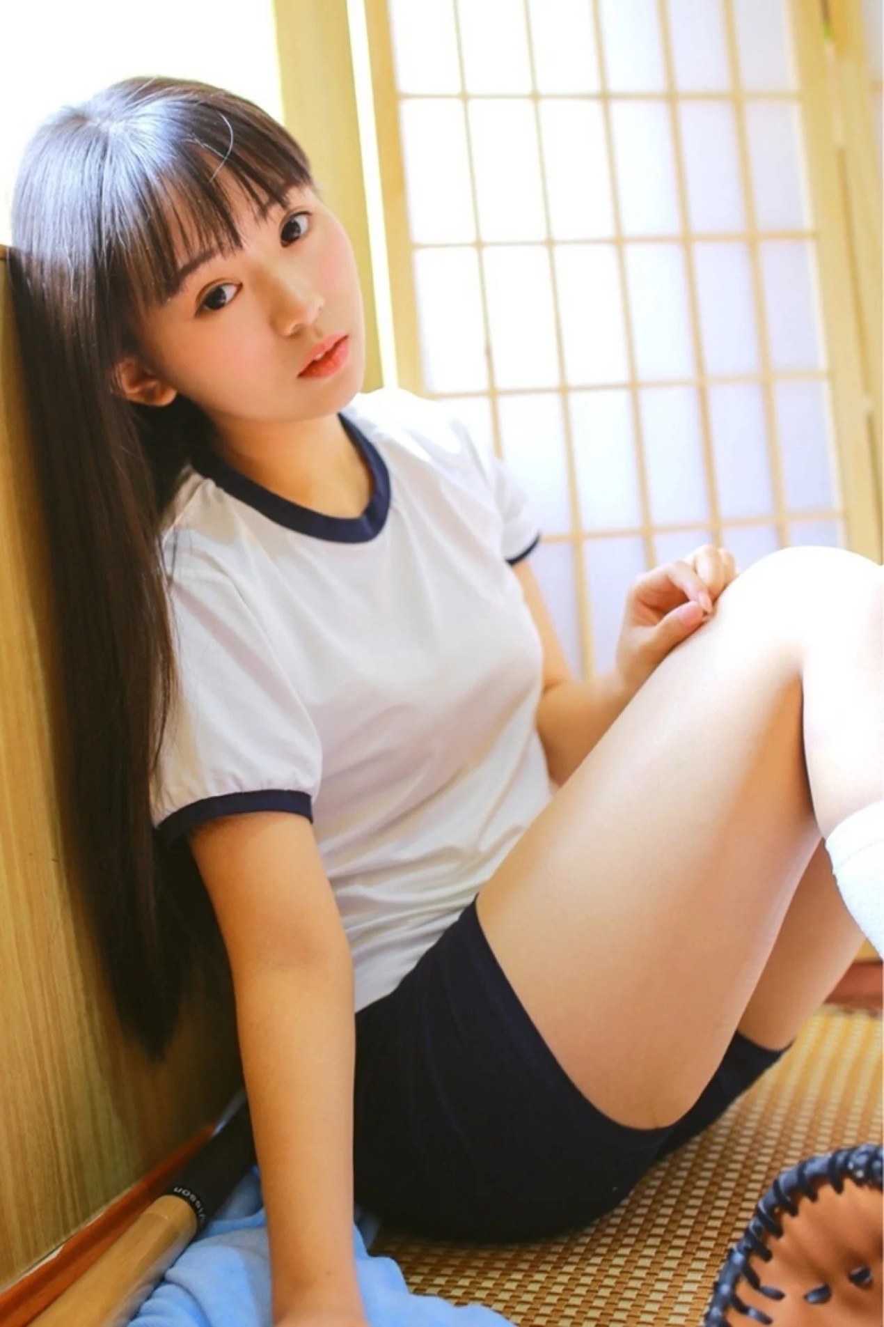  阳光可爱美女JK制服居家写真(第3页)