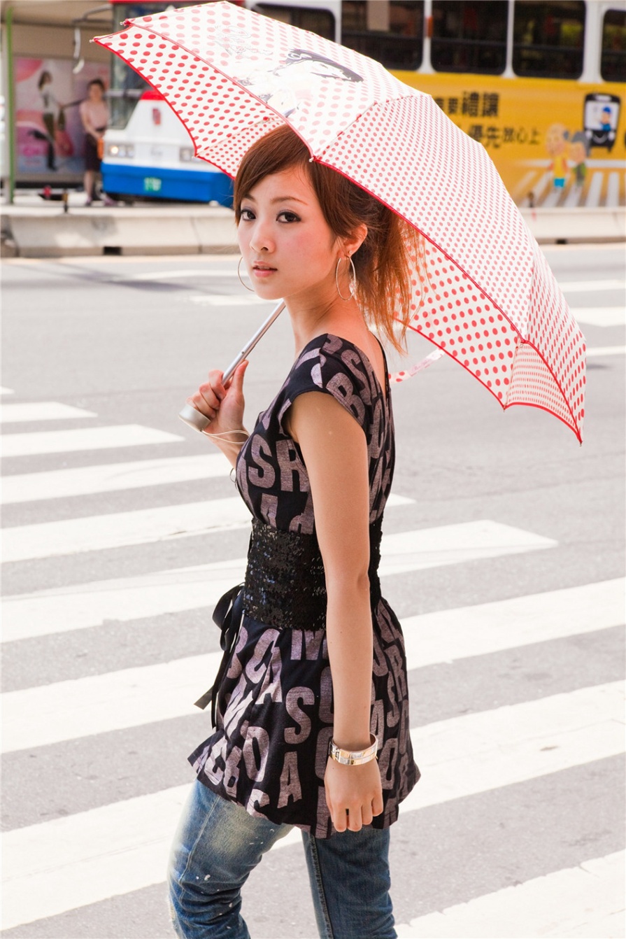 台湾清纯美女果子户外街拍照片(第53页)