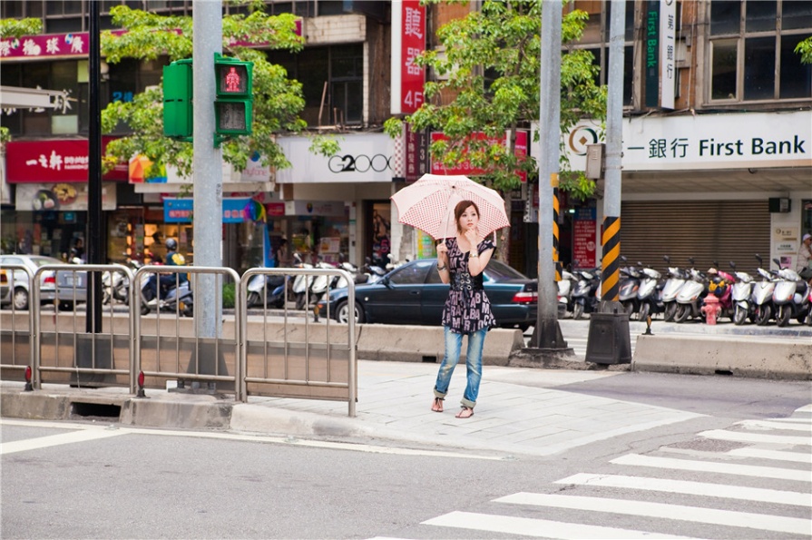 台湾清纯美女果子户外街拍照片(第59页)