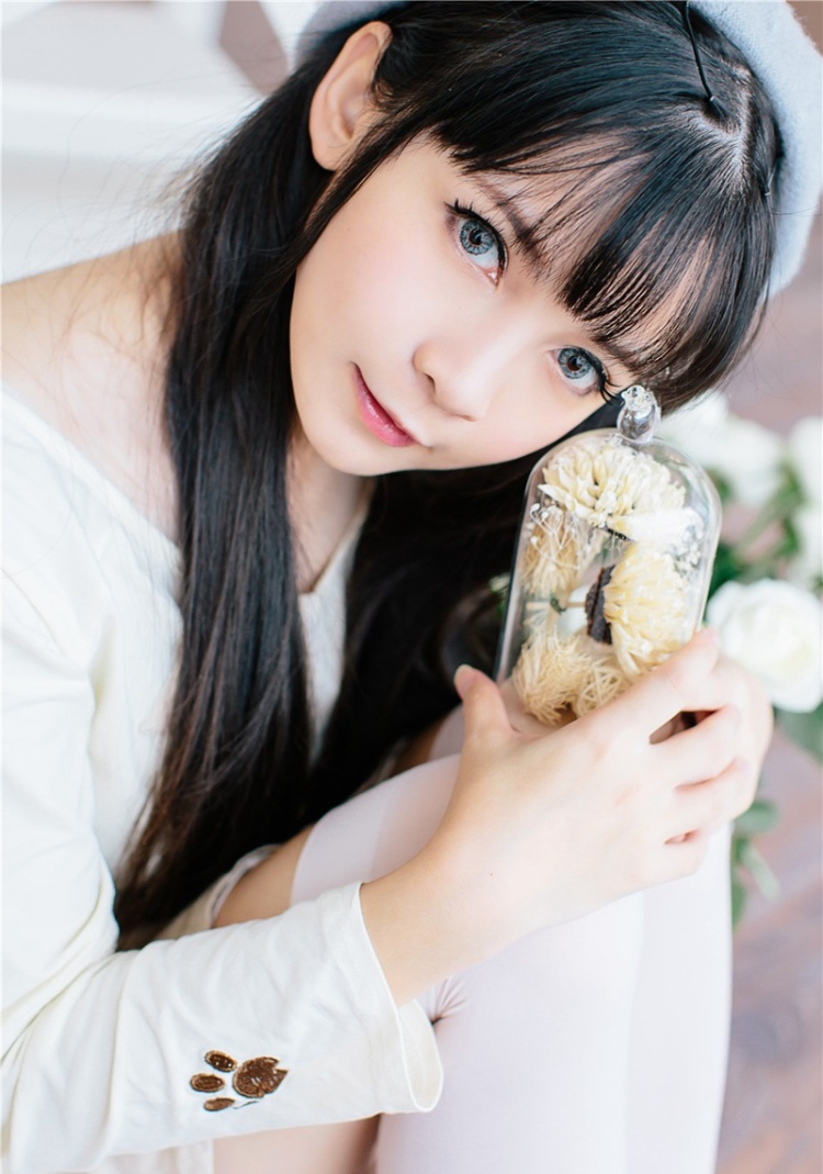 日本美少女刘丽娜洛丽塔裙私房照(第13页)