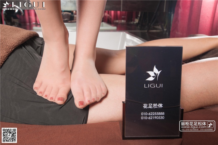 极品美女YOYO美足按摩特辑写真(第43页)