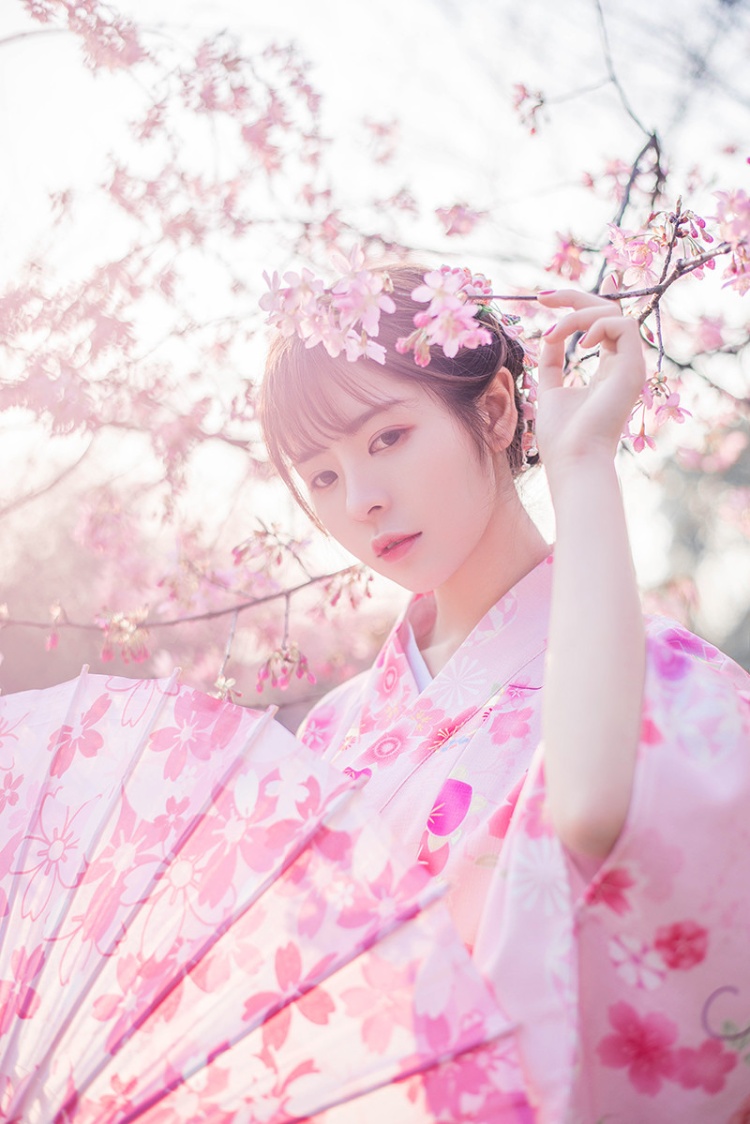 可爱美女樱花树下日本和服写真图片(第2页)