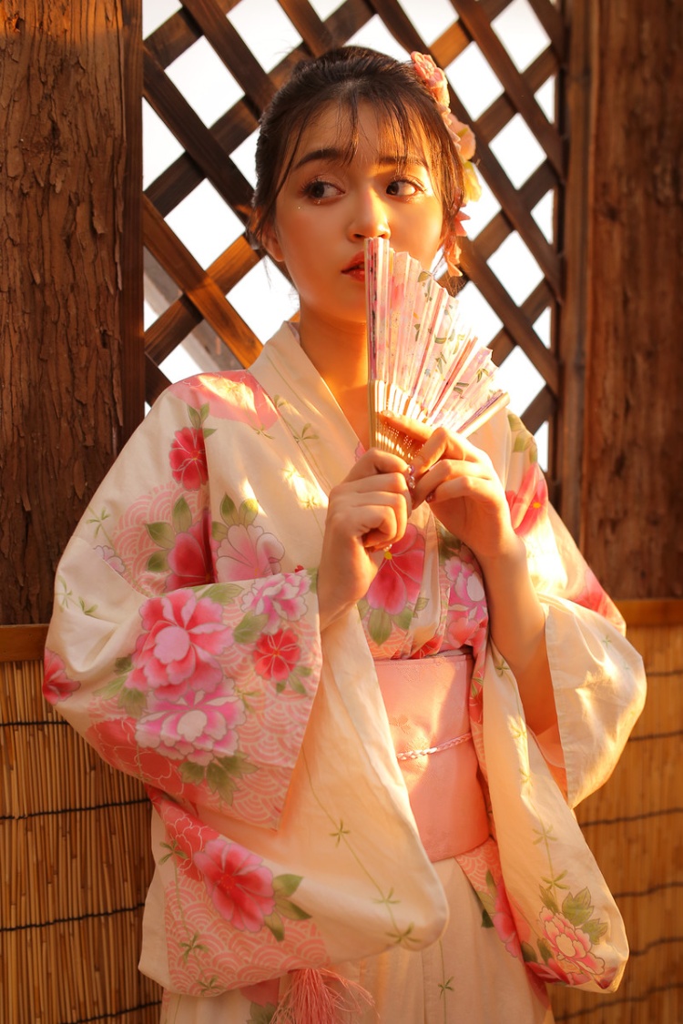 日本甜美和服少女日光浴写真图片(第2页)