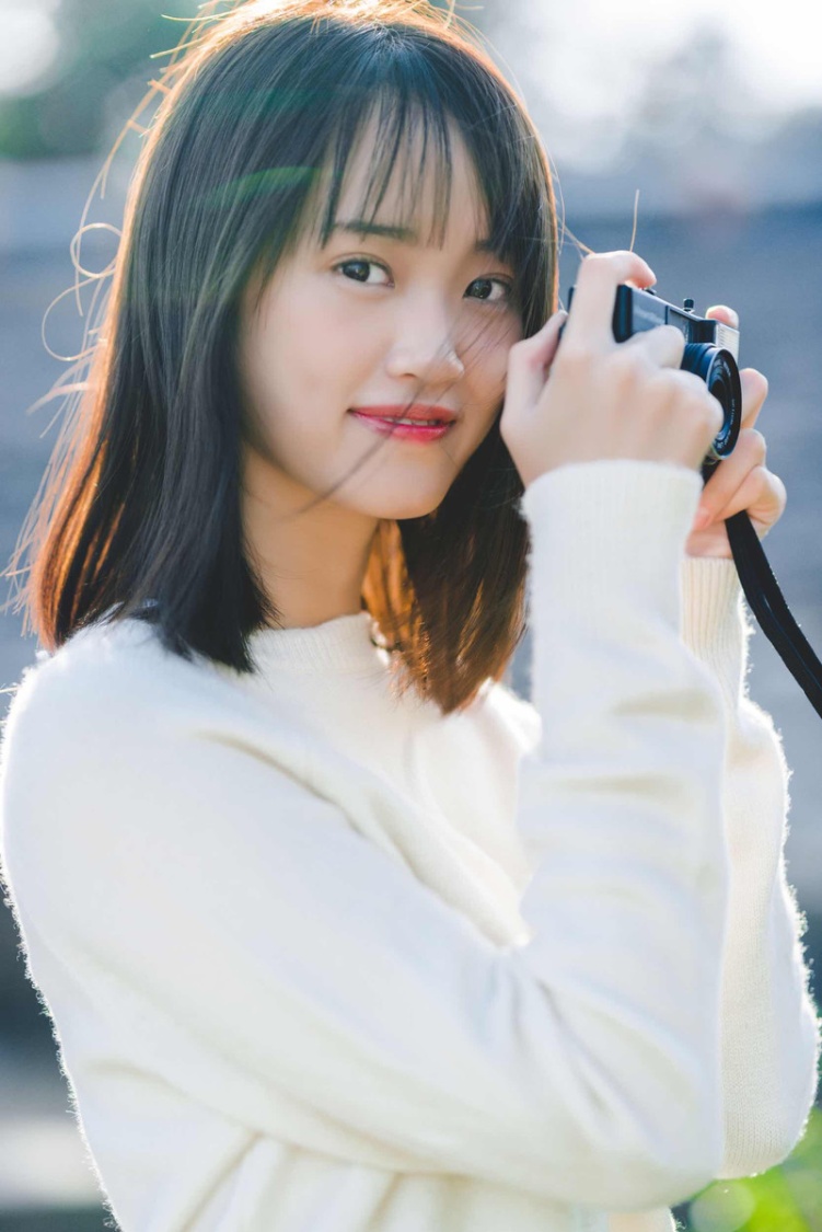 日本美少女户外拿相机写真照片(第4页)