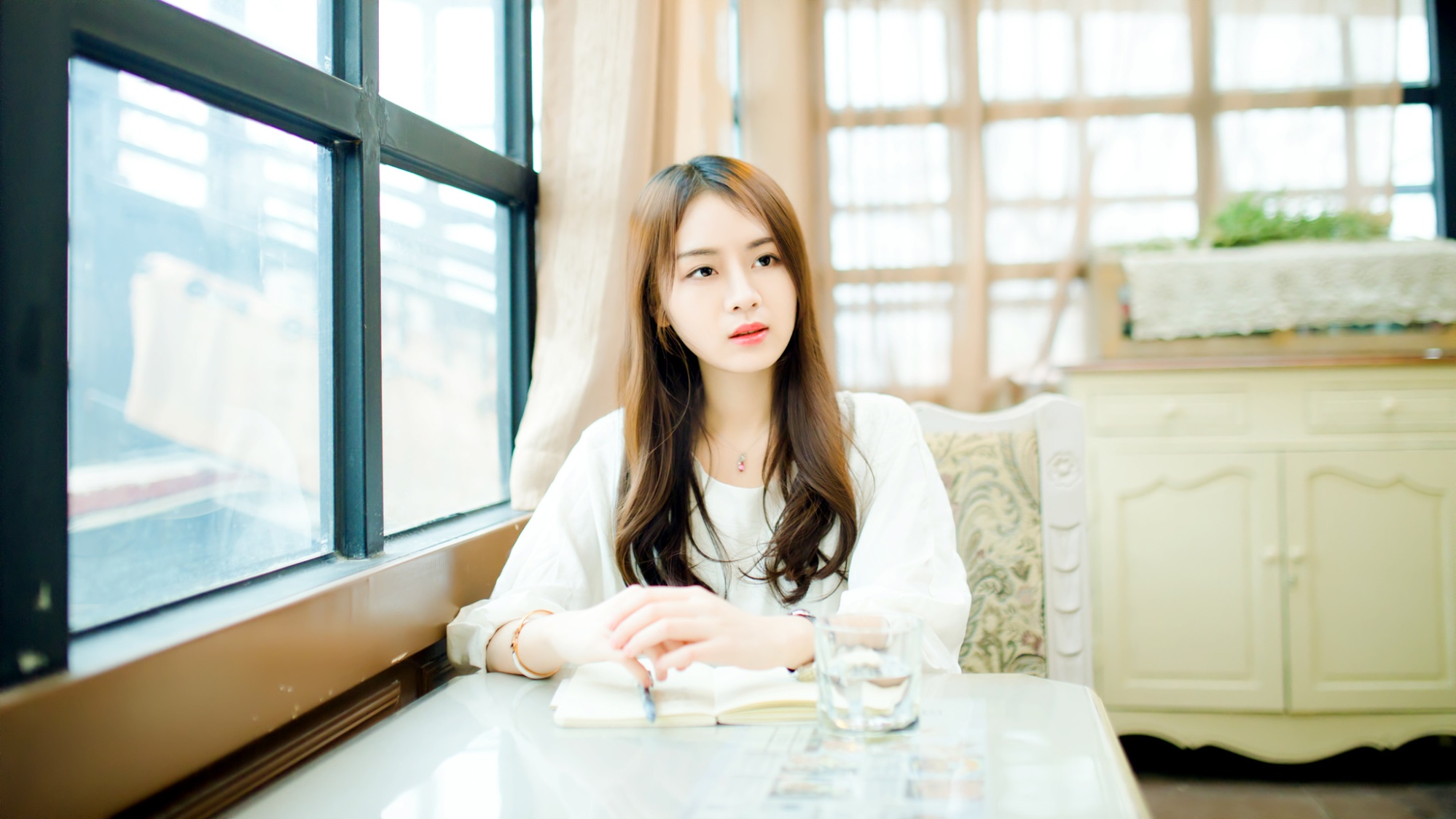 日本白嫩美少女咖啡厅的图片(第2页)