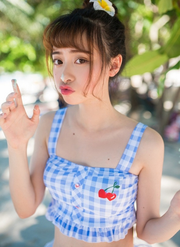 日本小清新美女户外吊带背心写真图片(第6页)