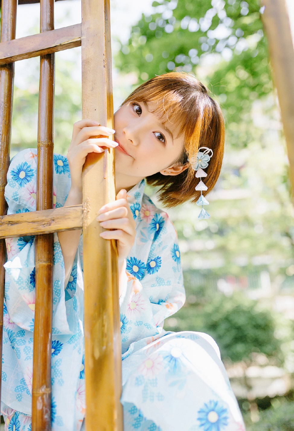 日本和服小萝莉室外白皙粉嫩肌肤撩人图片(第2页)
