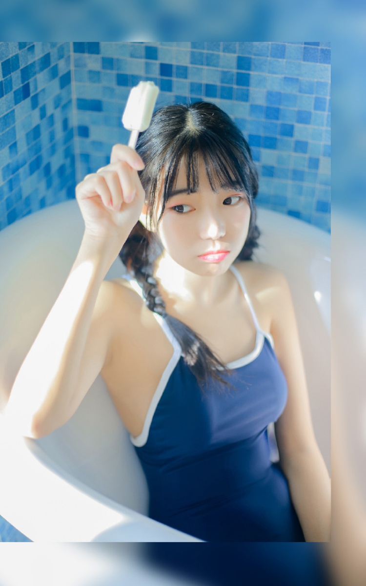 日本美少女浴室死库水泳装写真图片(第2页)