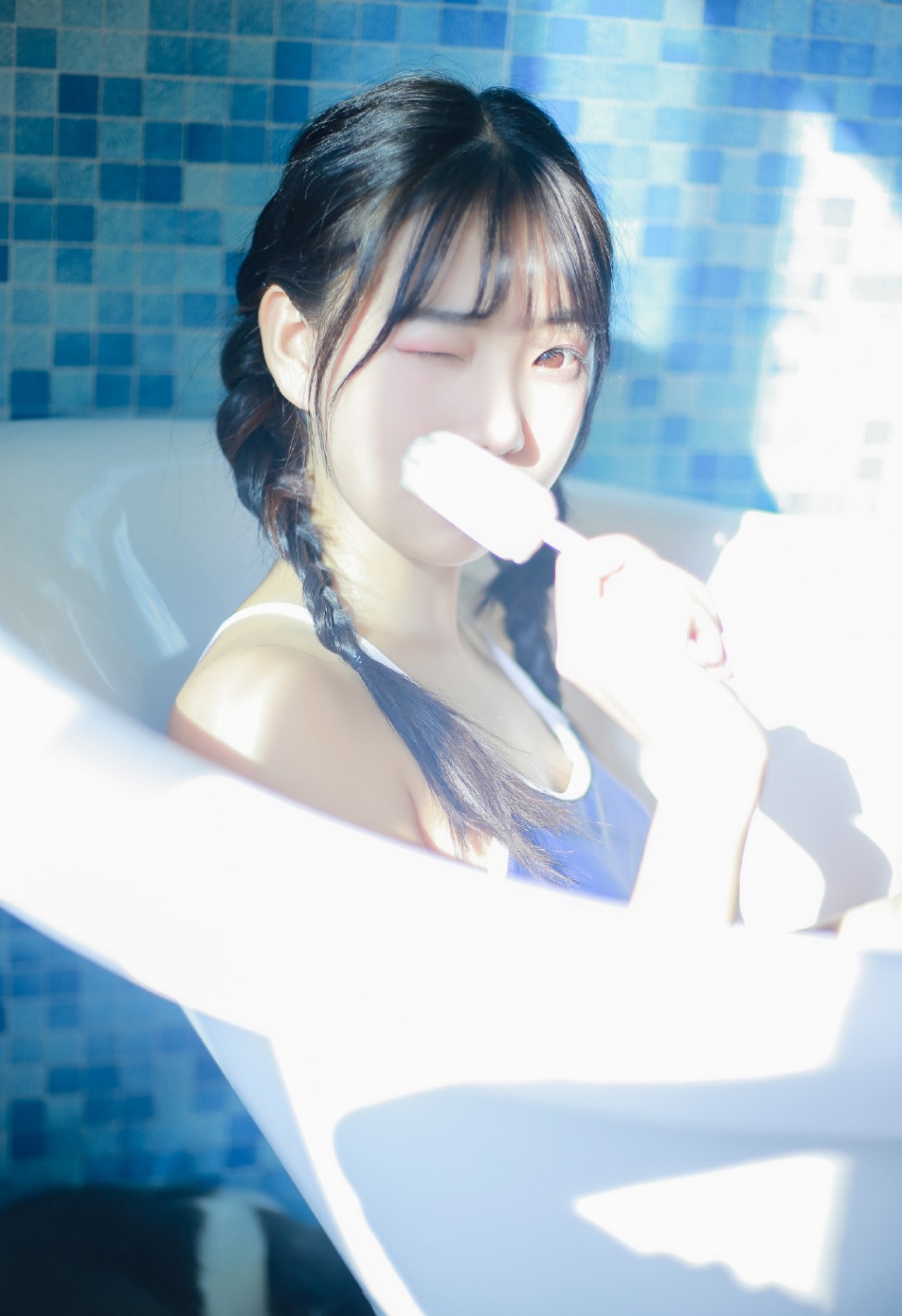 日本美少女浴室死库水泳装写真图片(第6页)