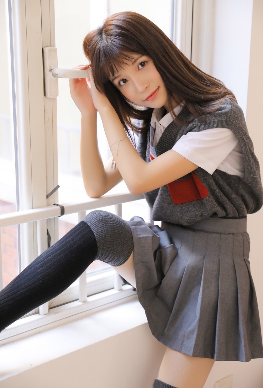 超可爱日本大眼睛美女JK制服写真图片(第8页)