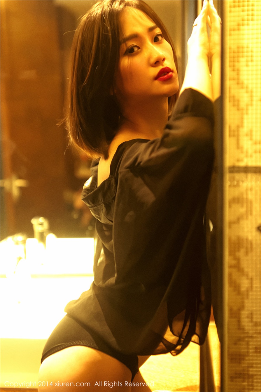 气质美女MAGIC室内透视装白皙粉嫩美腿诱惑私拍图片(第12页)