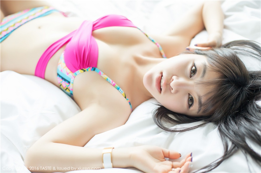 清纯美女selina_王玥晨床上性感内衣写真图片(第26页)
