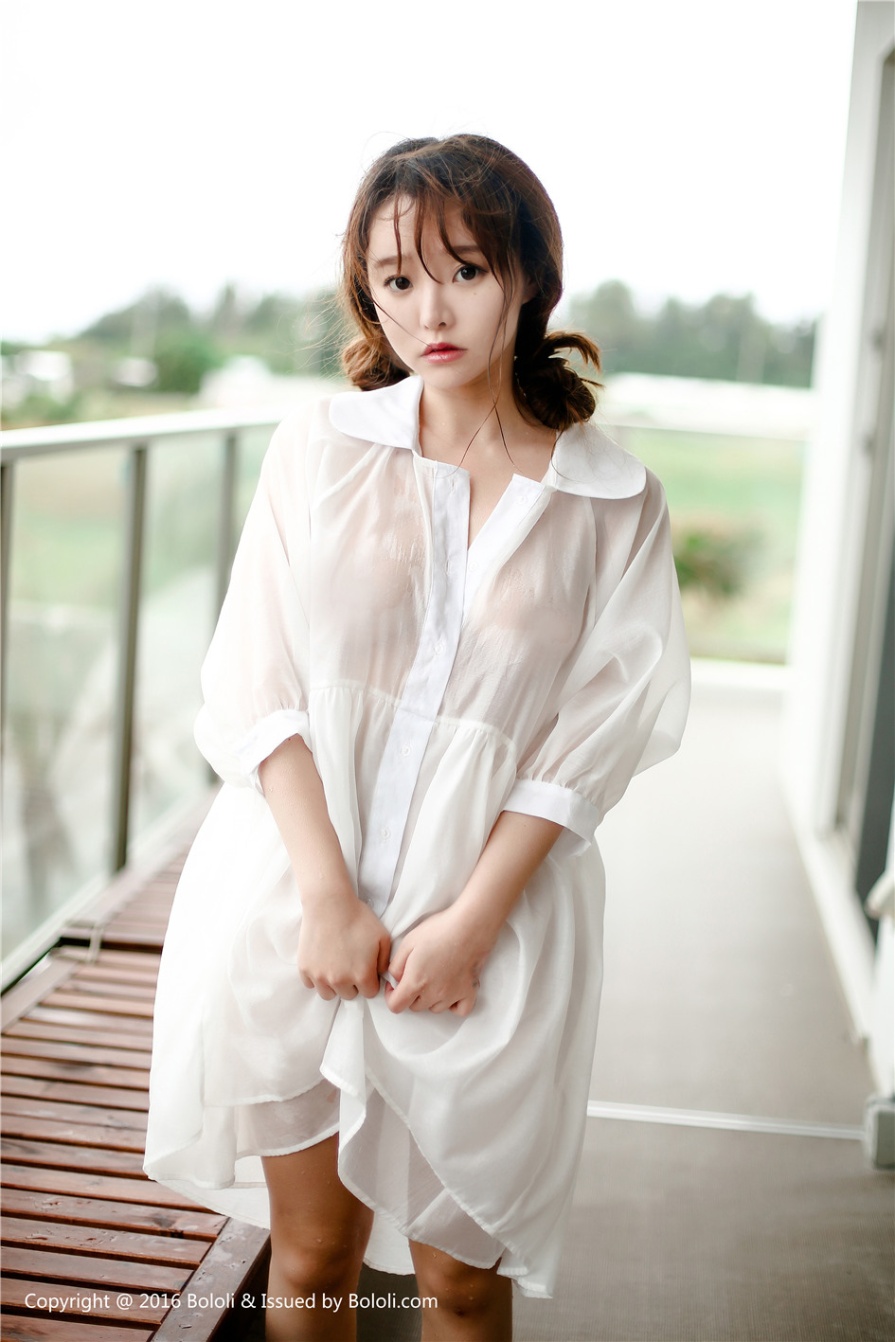 迷人的巨乳小妖精柳侑绮海边湿身诱惑写真图片(第22页)