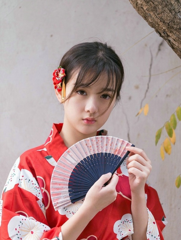 日本养眼美女红色和服写真图片(第4页)