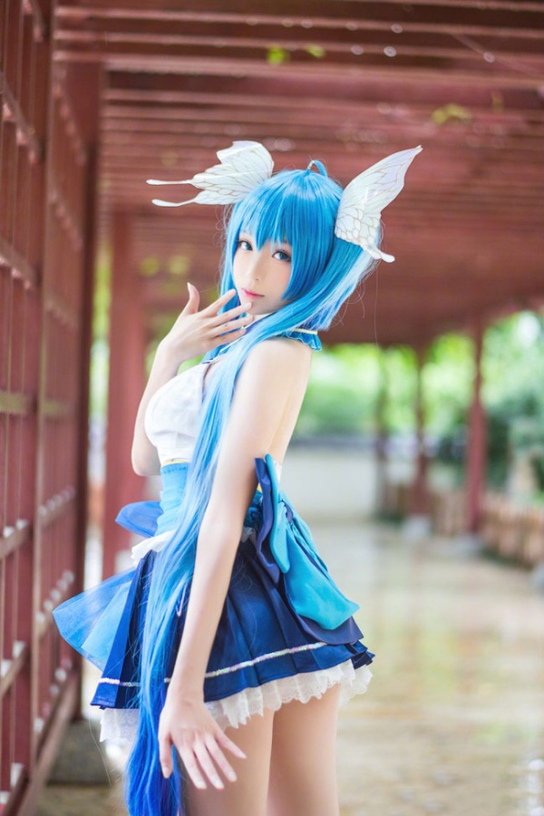 超甜美美少女cosplay初音未来白嫩乳沟诱惑写真(第5页)