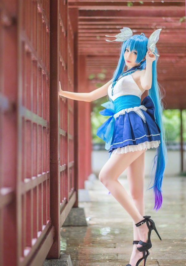 超甜美美少女cosplay初音未来白嫩乳沟诱惑写真(第8页)