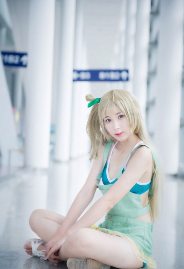 清纯小萝莉cosplay南小鸟白皙粉嫩美腿诱惑外拍照片(第3页)