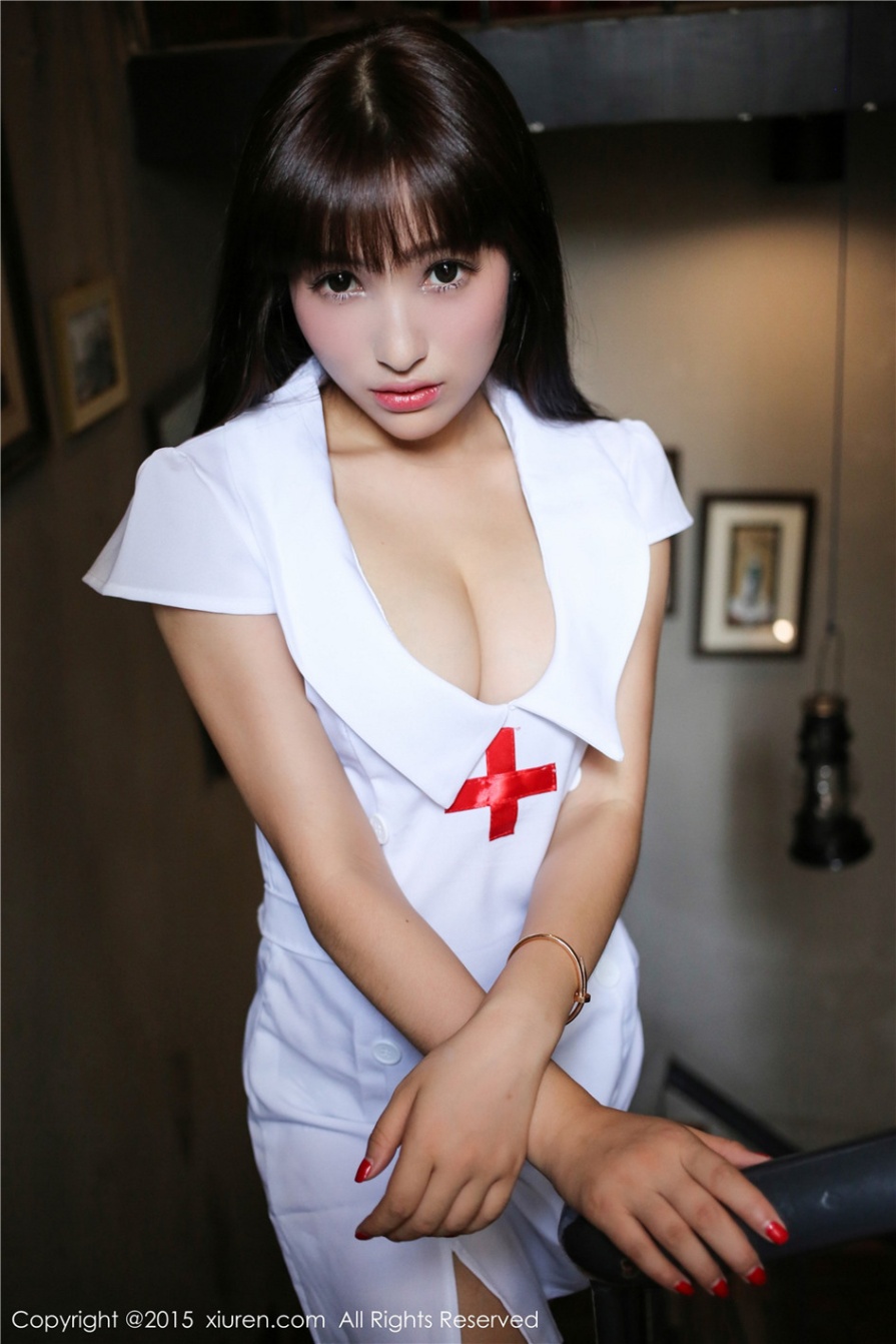 超可爱嫩模美女Nic妮可可情趣护士装爆乳诱惑写真(第41页)