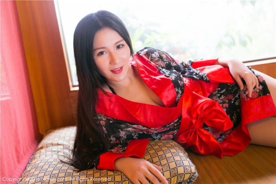 风骚美女唐雨辰TYC穿日本和服性感美腿诱惑私房照(第30页)