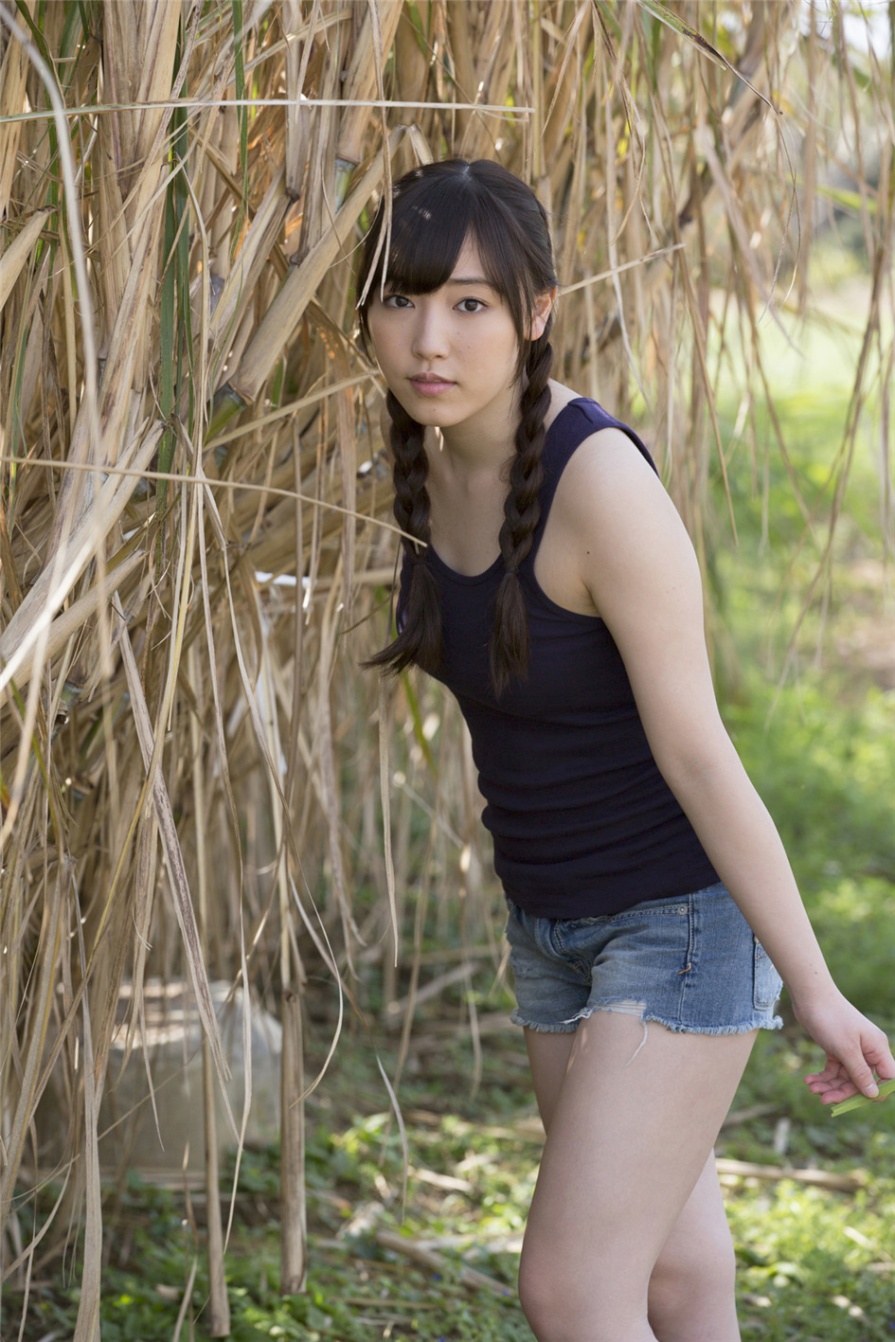 日本清纯美女譜久村聖海边性感比基尼美乳诱惑写真(第32页)