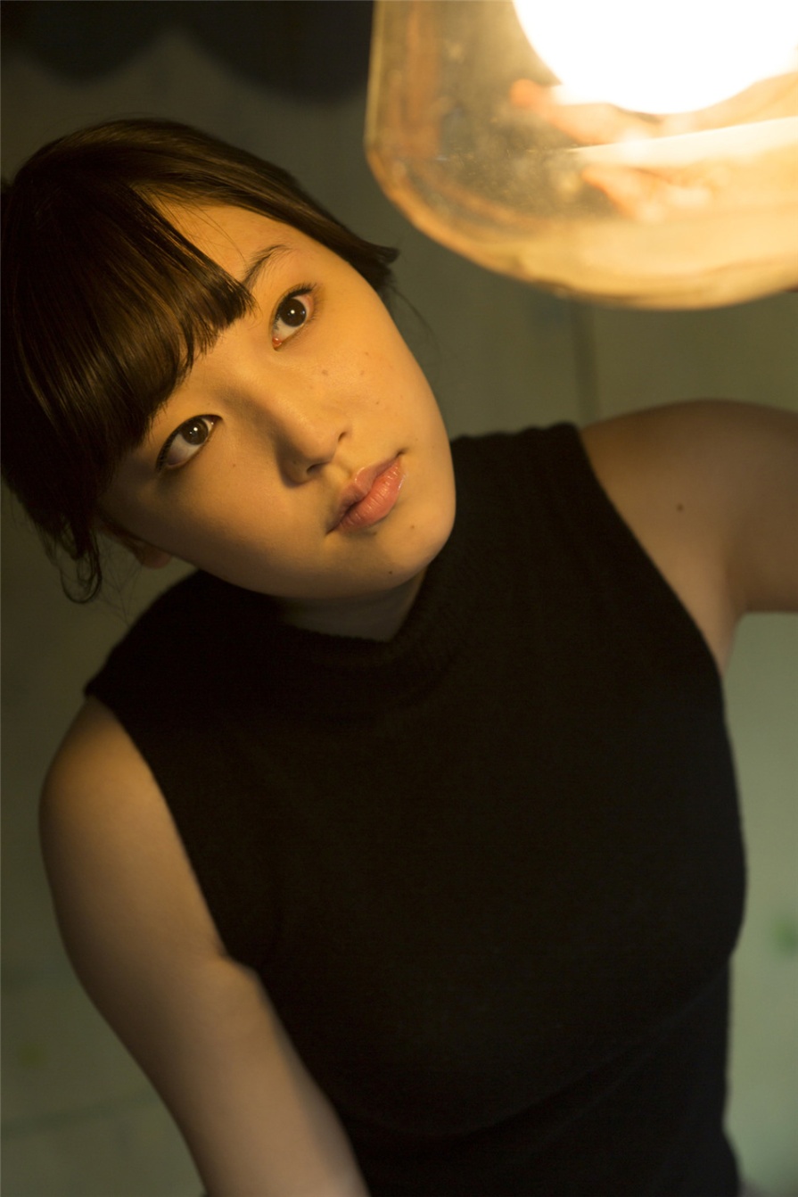 日本清纯美女譜久村聖海边性感比基尼美乳诱惑写真(第37页)
