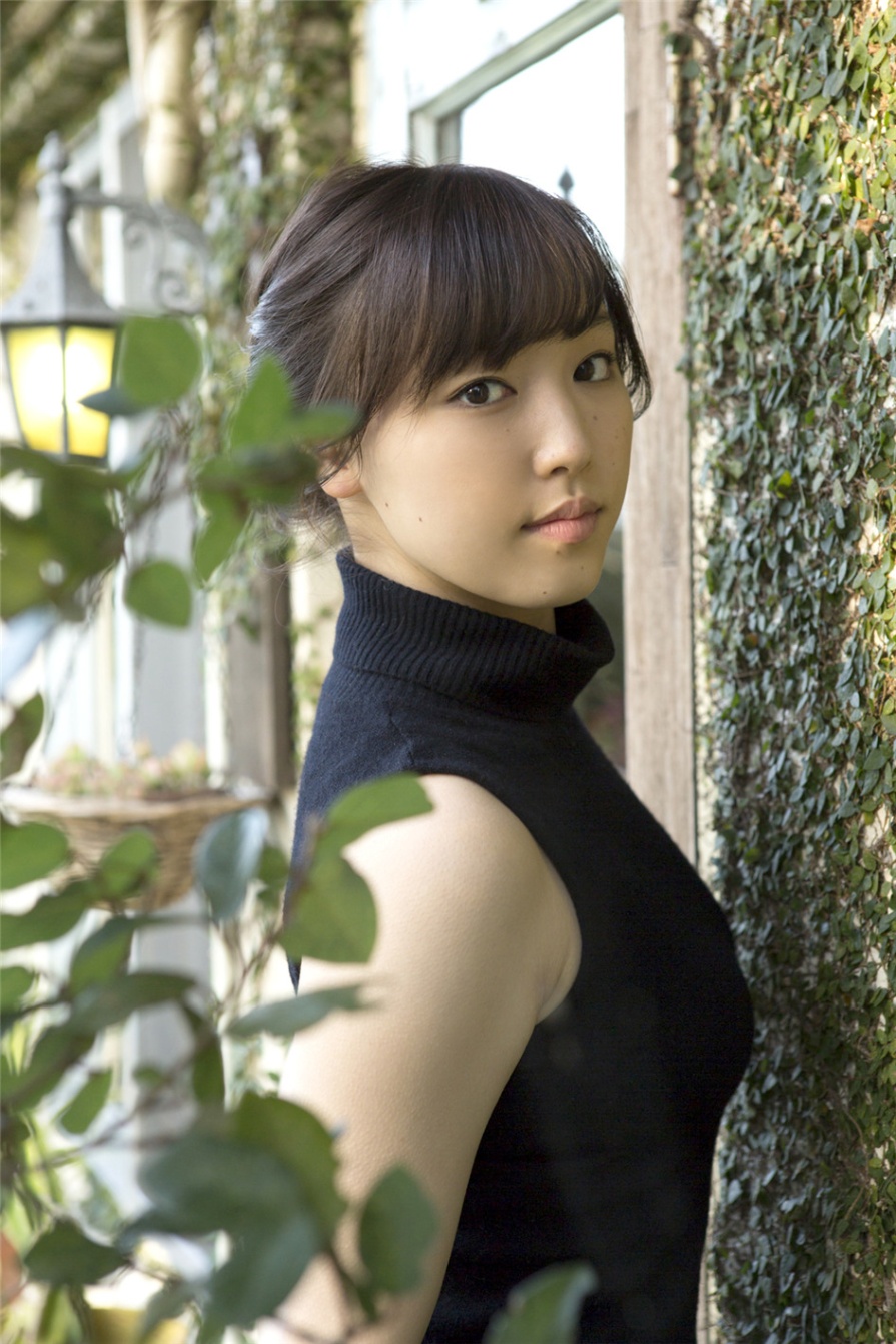 日本清纯美女譜久村聖海边性感比基尼美乳诱惑写真(第42页)