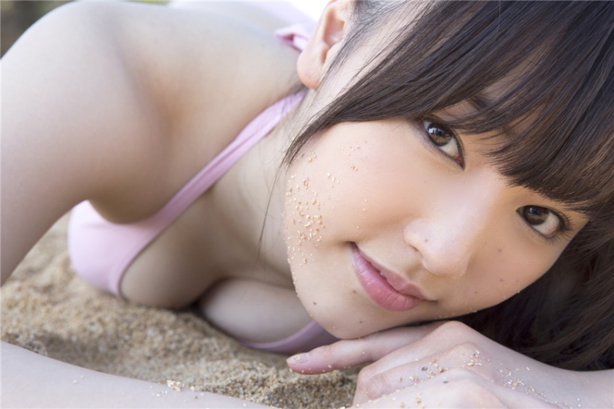 日本清纯美女譜久村聖海边性感比基尼美乳诱惑写真(第83页)