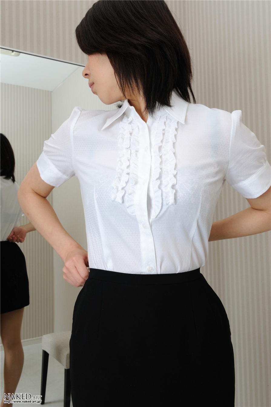 日本美女鹤瀬爱美室内透明裤袜美臀诱惑写真(第93页)