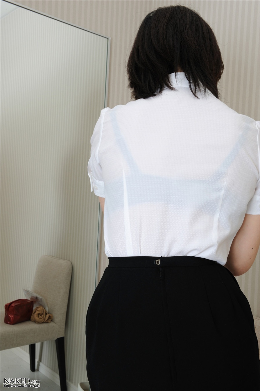 日本美女鹤瀬爱美室内透明裤袜美臀诱惑写真(第101页)