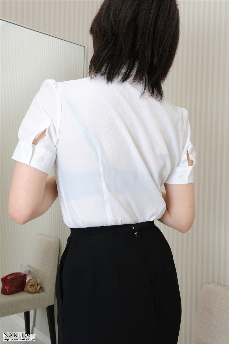日本美女鹤瀬爱美室内透明裤袜美臀诱惑写真(第110页)