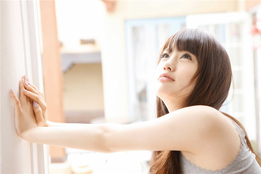 日本甜美女生志保居家透明T恤白嫩乳沟诱惑图片(第5页)