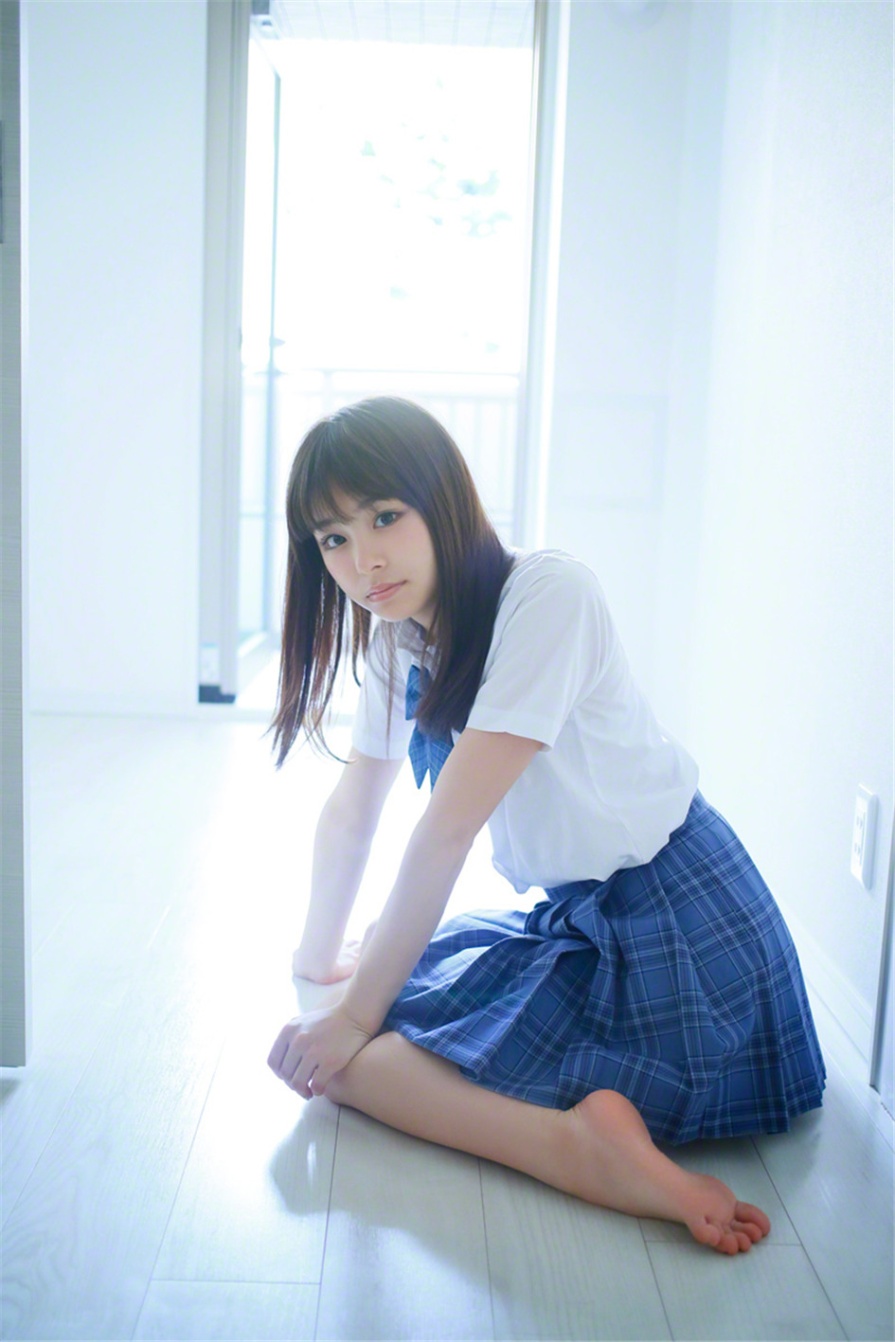 日本清纯美女佐藤麗奈户外JK制服写真图片(第26页)