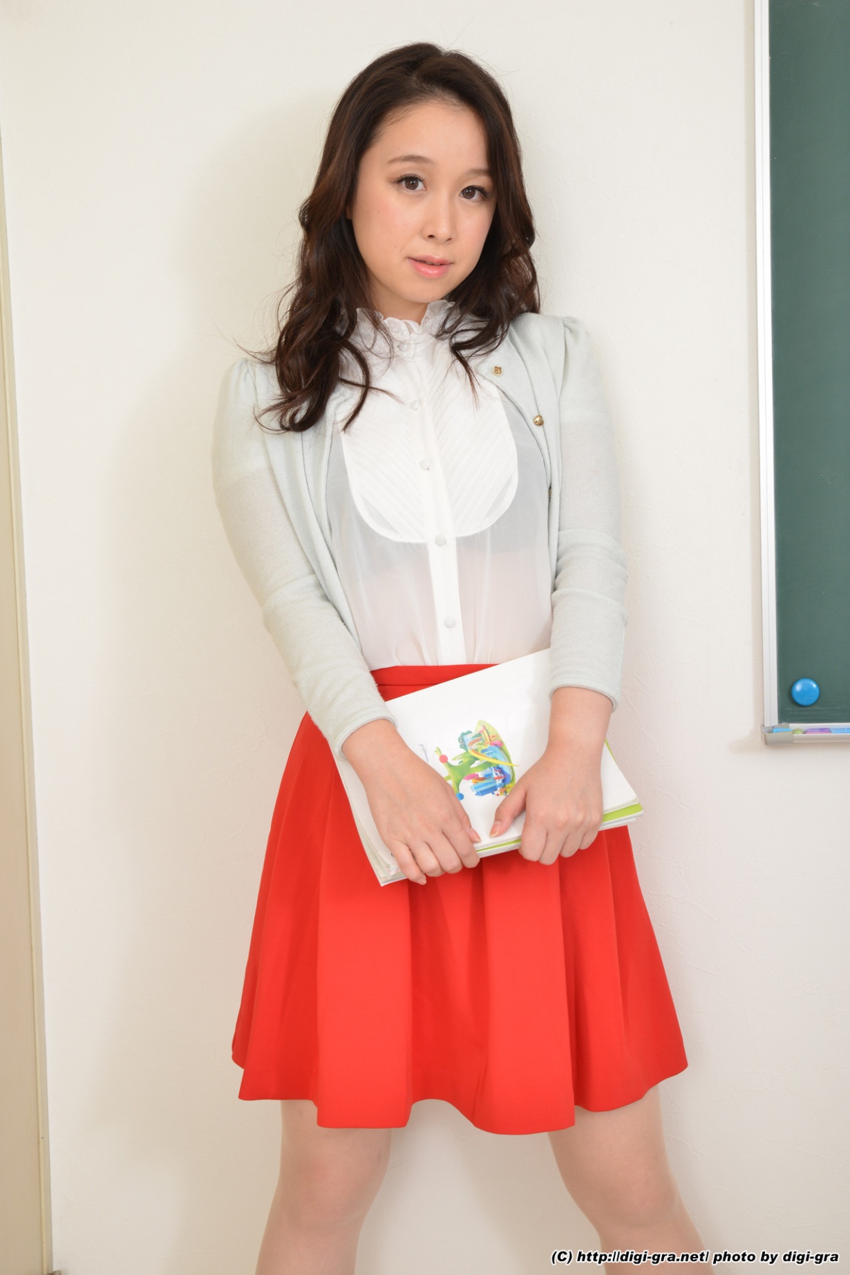 日本美少妇八木沢莉央室内性感裤袜肥臀诱惑写真(第16页)
