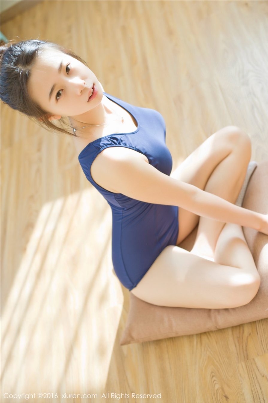 童颜巨乳美少女草莓zz室内撩衣爆乳诱惑私拍照片(第24页)