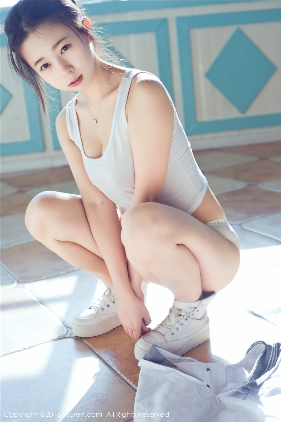 童颜巨乳美少女草莓zz室内撩衣爆乳诱惑私拍照片(第45页)