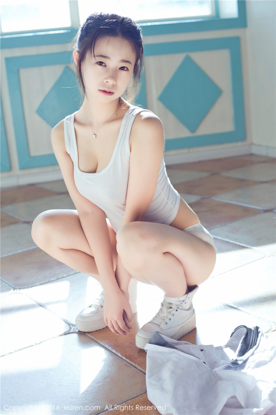 童颜巨乳美少女草莓zz室内撩衣爆乳诱惑私拍照片(第47页)