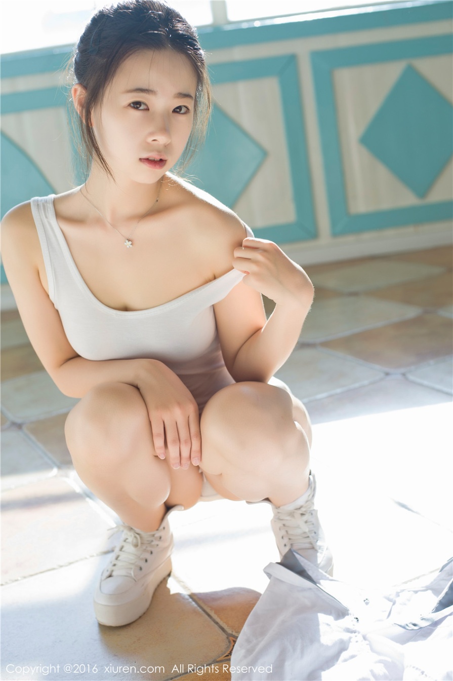 童颜巨乳美少女草莓zz室内撩衣爆乳诱惑私拍照片(第49页)