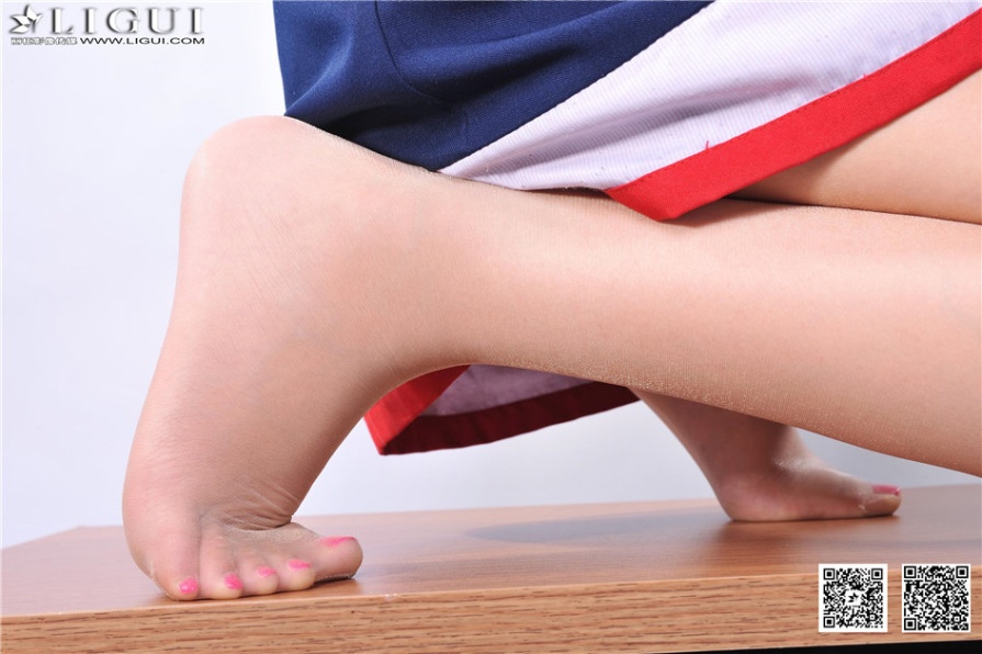 长发美女Amily室内性感丝袜玉足诱惑写真(第24页)